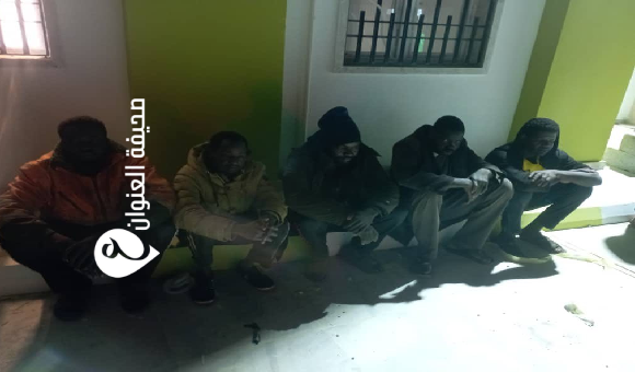 ضبط عصابة تشادية تمتهن السرقة المسلحة في الوسيطة  - psd elenwan 2025 11 21T225309.748