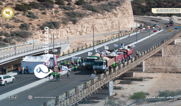 اختبار تحميل الأوزان الثقيلة لجسر طريق الباكور