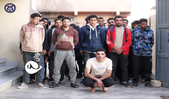 تحرير 47 مهاجرًا مصريًا من قبضة شبكة تهريب وابتزاز في أجدابيا - psd elenwan 87 1