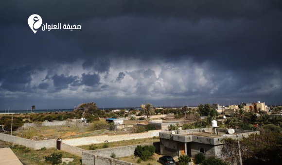 الأرصاد الجوية يحذر من رياح قوية وارتفاع الأمواج على الساحل الشرقي