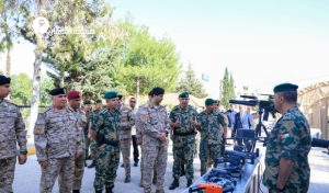 رئيس الأركان العامة يزور مدرسة تدريب الحرس الملكي الخاص في الأردن 17 رئيس الأركان العامة يزور مدرسة تدريب الحرس الملكي الخاص في الأردن - psd elenwan 1 35