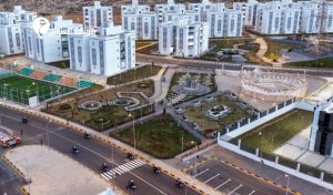القائد العام يفتتح 2000 وحدة سكنية بدرنة ويؤكد استمرار مسار الإعمار - psd elenwan 8