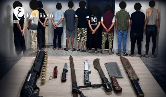 جنائي الجبل الأخضر يضبط أشخاصاً بحوزتهم أسلحة ومخدرات على الطريق العام - psd elenwan 19 2