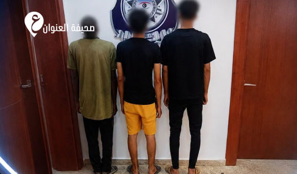 شرطة البيضاء الجديدة تضبط مواطناً وأجنبيَيْن متلبسين بسرقة وتقطيع كوابل كهربائية - psd elenwan 11 1