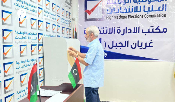 افتتاح مراكز الاقتراع لانتخابات النقابة العامة للمعلمين - psd elenwan 4 16
